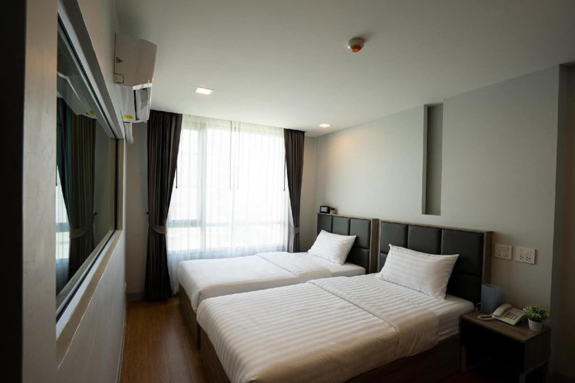 Onpa Hotel & Residence Bangsaen Экстерьер фото